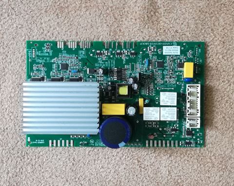 Obrázek z El. karta 32 k naprogramovaná 3PH GEN2 