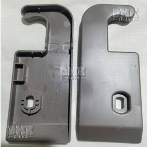 Obrázek z Kryt závěsu dveří horní - pravý 